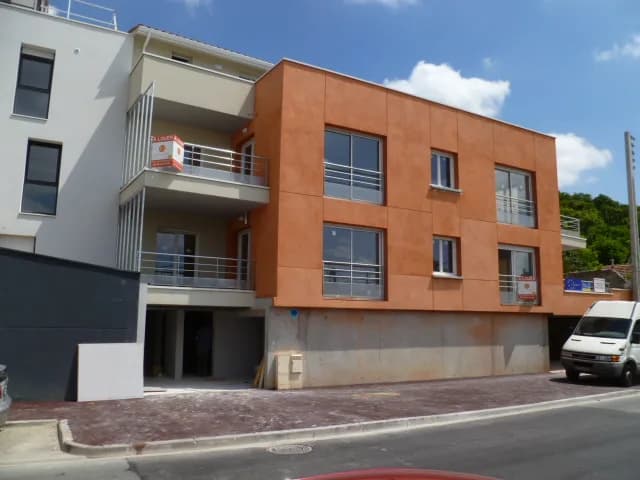 APPARTEMENT T1 AVEC TERRASSE ET PARKING · photo 2