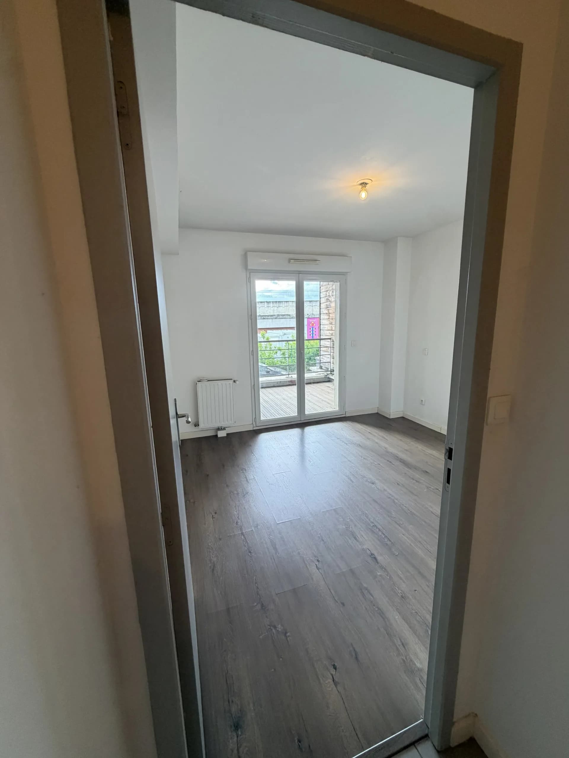 Grand T3 Lumineux avec Terrasse de 7m² et deux places de stationnements sécurisées · photo 4